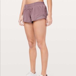 Lululemon Hotty Hot LR 2.5 Shorts
